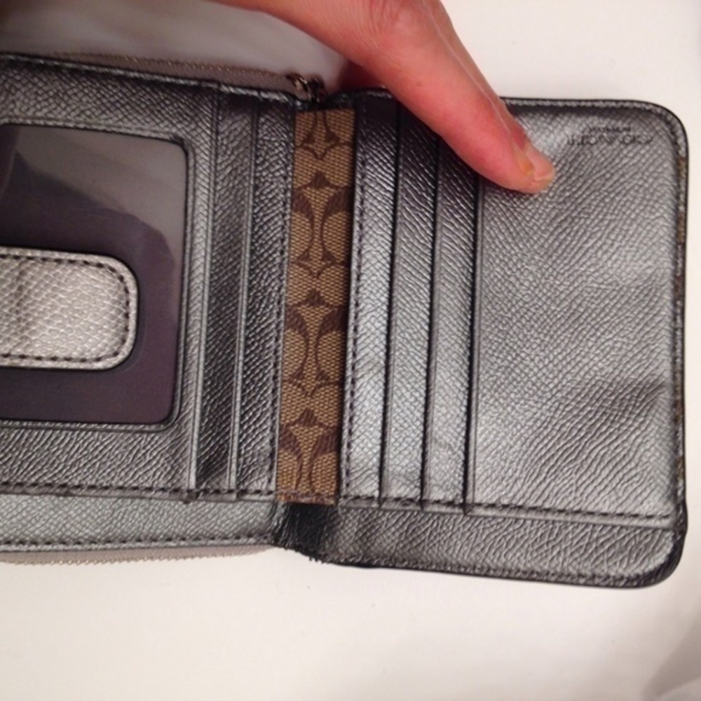 COACH SILVER WALLET - Picture 3 of 8